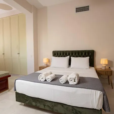 The White Marble Luxury Appartement *