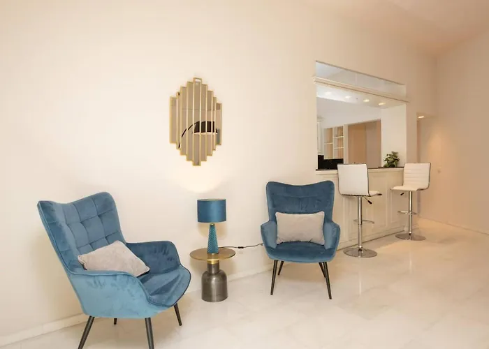 The White Marble Luxury Apartment