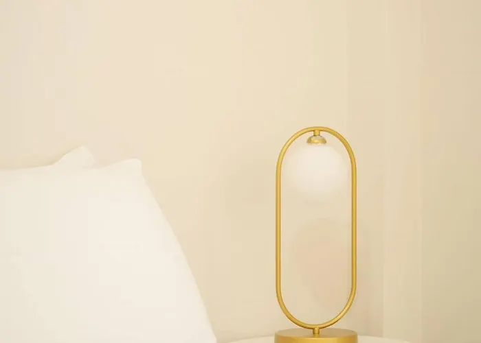 The White Marble Luxury Apartment *