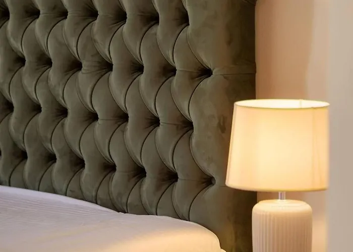 The White Marble Luxury Apartment