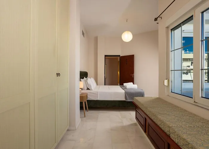 The White Marble Luxury Apartment *