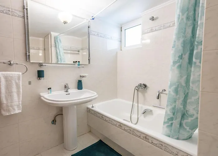 The White Marble Luxury Apartment