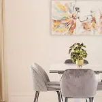 The White Marble Luxury