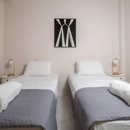 The White Marble Luxury Apartman Hriszí Aktí Haniá