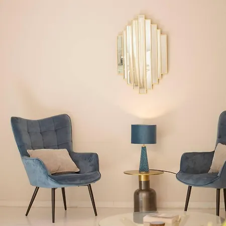 The White Marble Luxury Apartman *