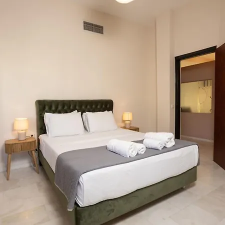 The White Marble Luxury Apartman *