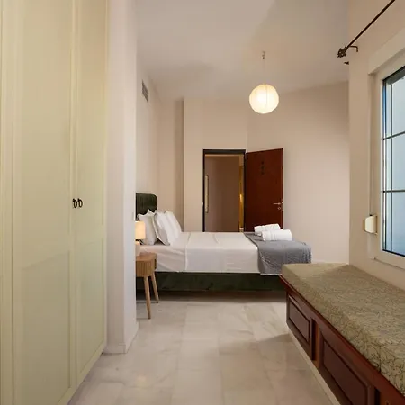 The White Marble Luxury Apartman *