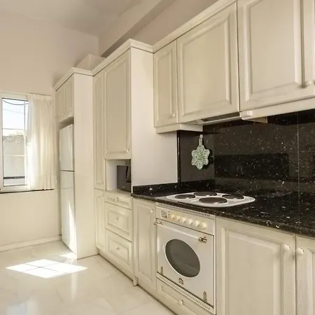 The White Marble Luxury Apartman